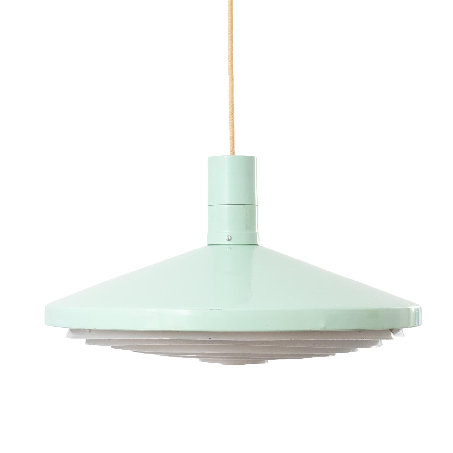 DDR Designklassiker große Pendelleuchte P 605 (Wolfgang Dyroff / PGH Halle) – Pastellgrün