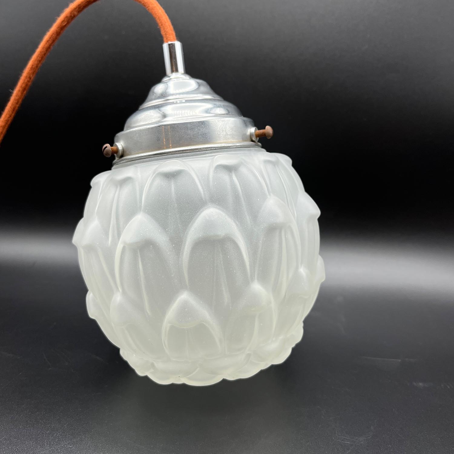 Vintage kleine Art-Déco Glas Hängelampe "Artischocke" satiniert Ø 15 cm