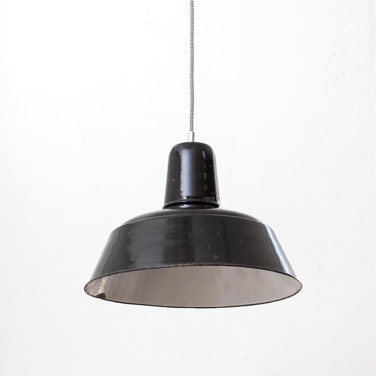 Alte satt schwarze Bolich Bauhaus emaillierte Fabriklampe Ø 35 cm