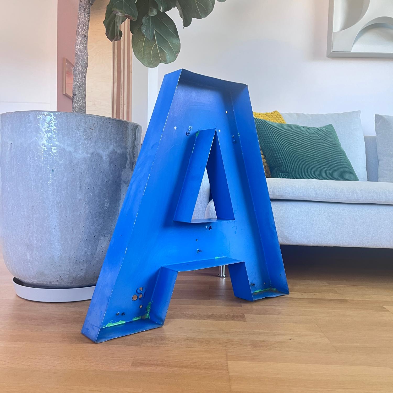 Vintage Metall Buchstabe -A- Blau 67 cm
