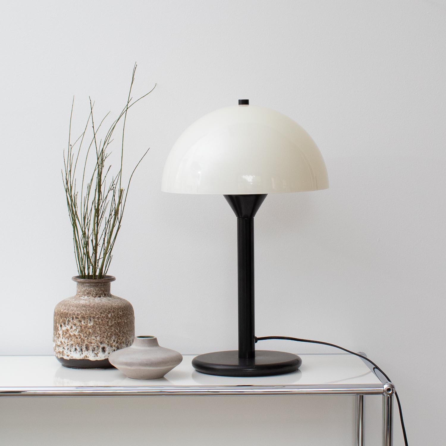 Mid Century Tischlampe Champignon Schwarz-Weiß