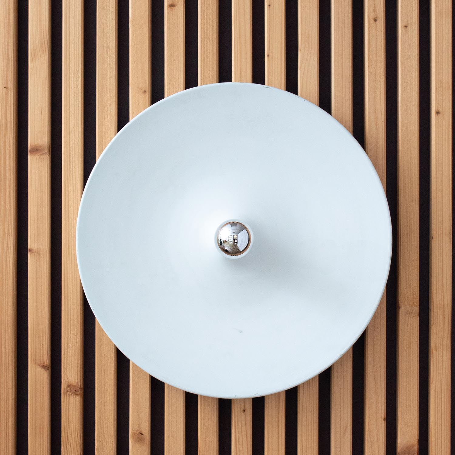 Italienische vintage 70er Ufo Diskus Wand- oder Deckenlampe Weiß 49 cm Space Age Sputnik Honsel