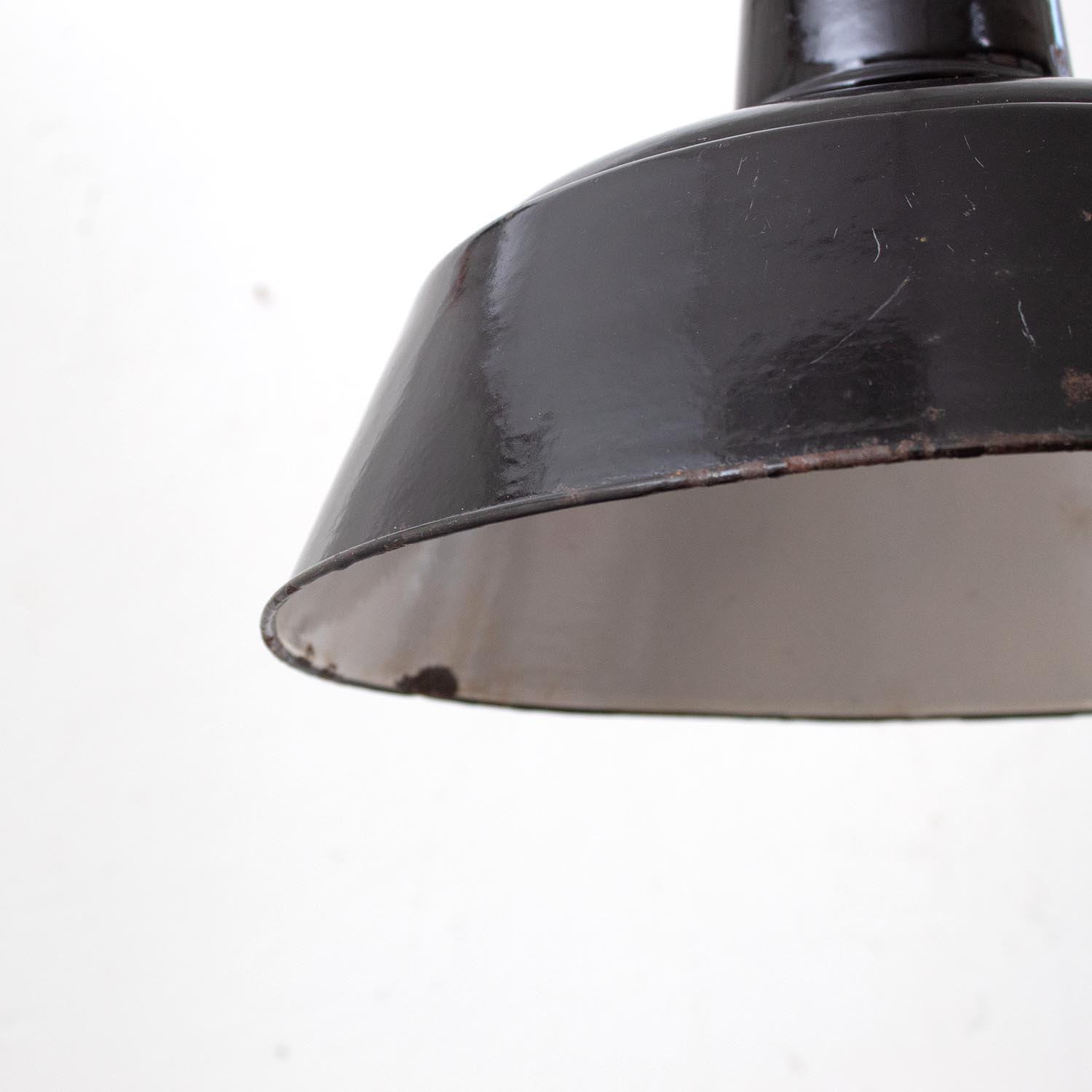 Alte satt schwarze Bolich Bauhaus emaillierte Fabriklampe Ø 35 cm