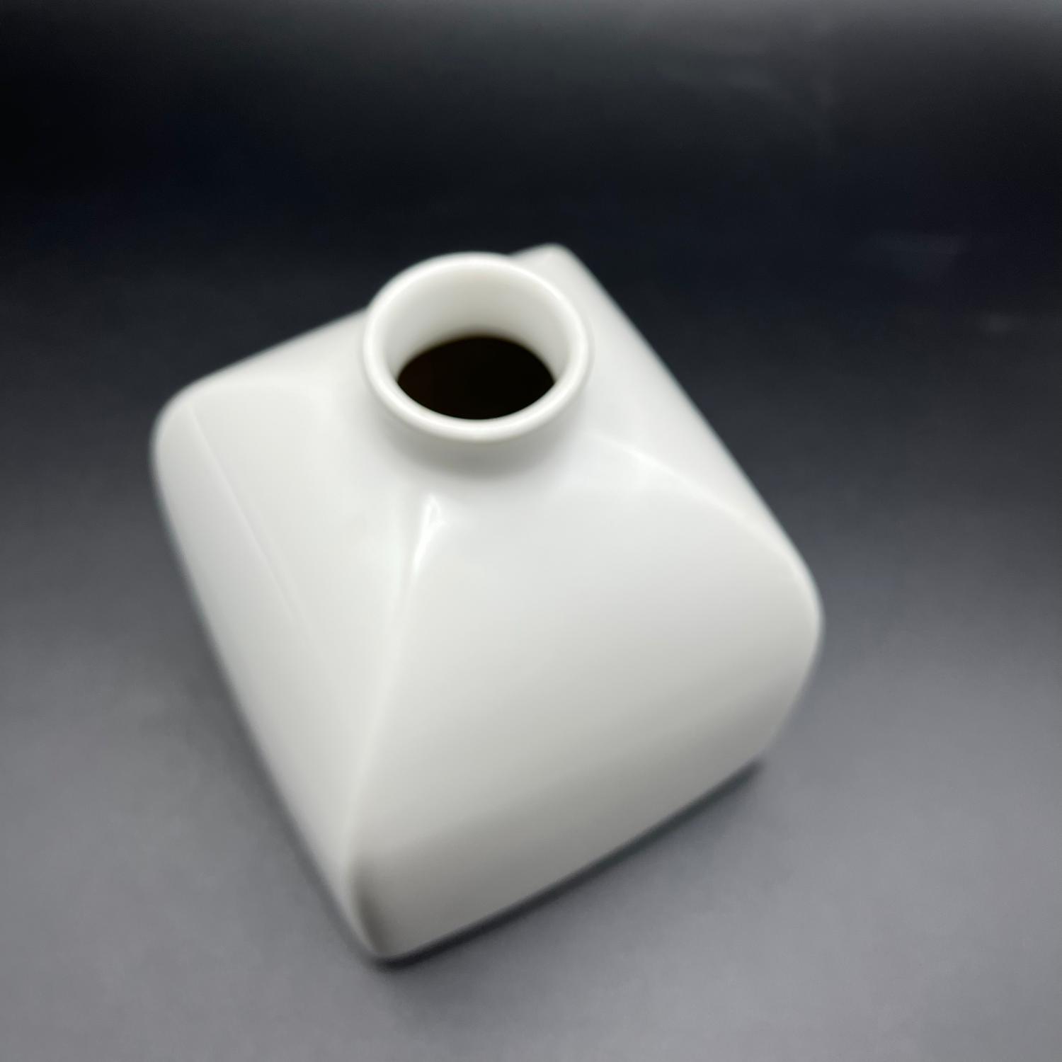 KPM Berlin Porzellan Vase 12 cm Trude Petri Würfel
