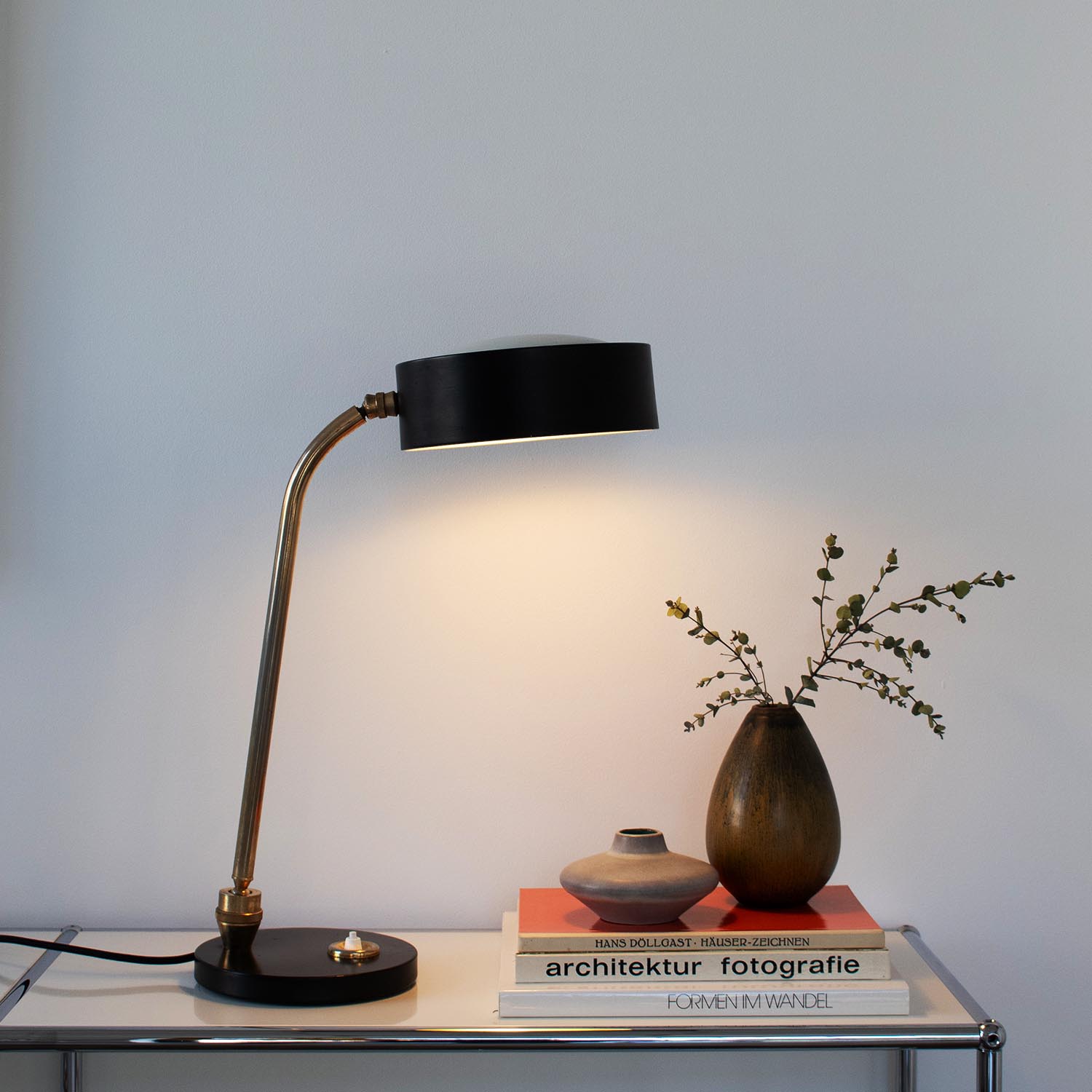 Französische Mid-Century Tischlampe JUMO von Charlotte Perriand