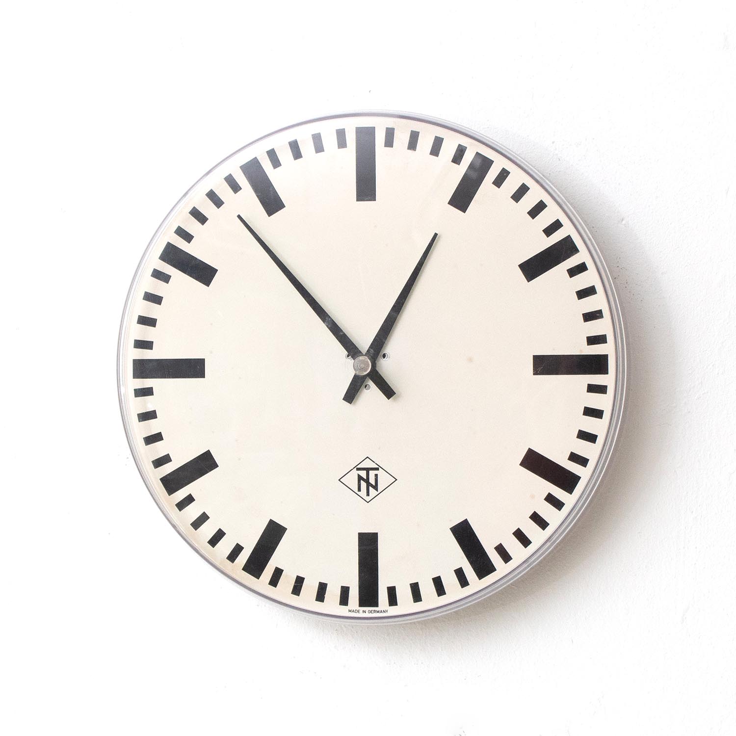 Alte T&N Fabrikuhr ø 31 cm Industrieuhr aus Acrylglas Uhr